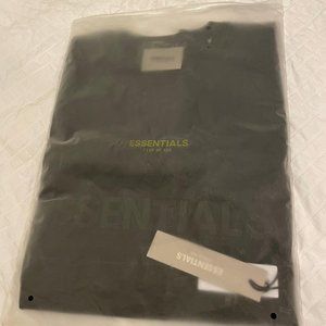 COPY - BNWT FOG Essentials Men's Tee